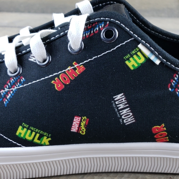 Marvel X Toms Limited Edition Printed Logos Shoes - Picture 9 of 10